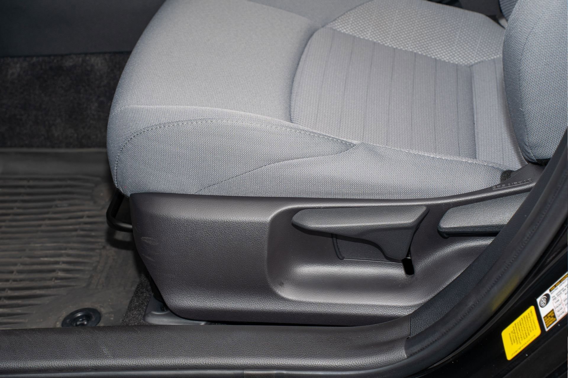 Used 2025 Toyota Corolla SE w/ SE Premium Package image 28