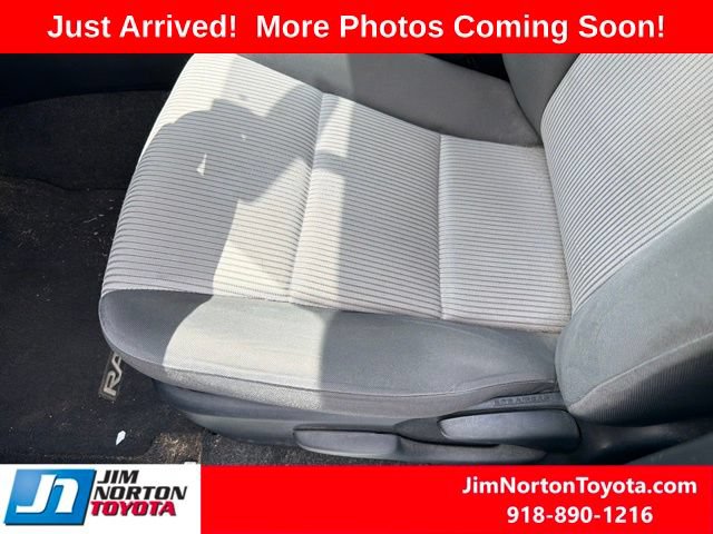 Used 2013 Toyota RAV4 LE AWD/4WD image 10