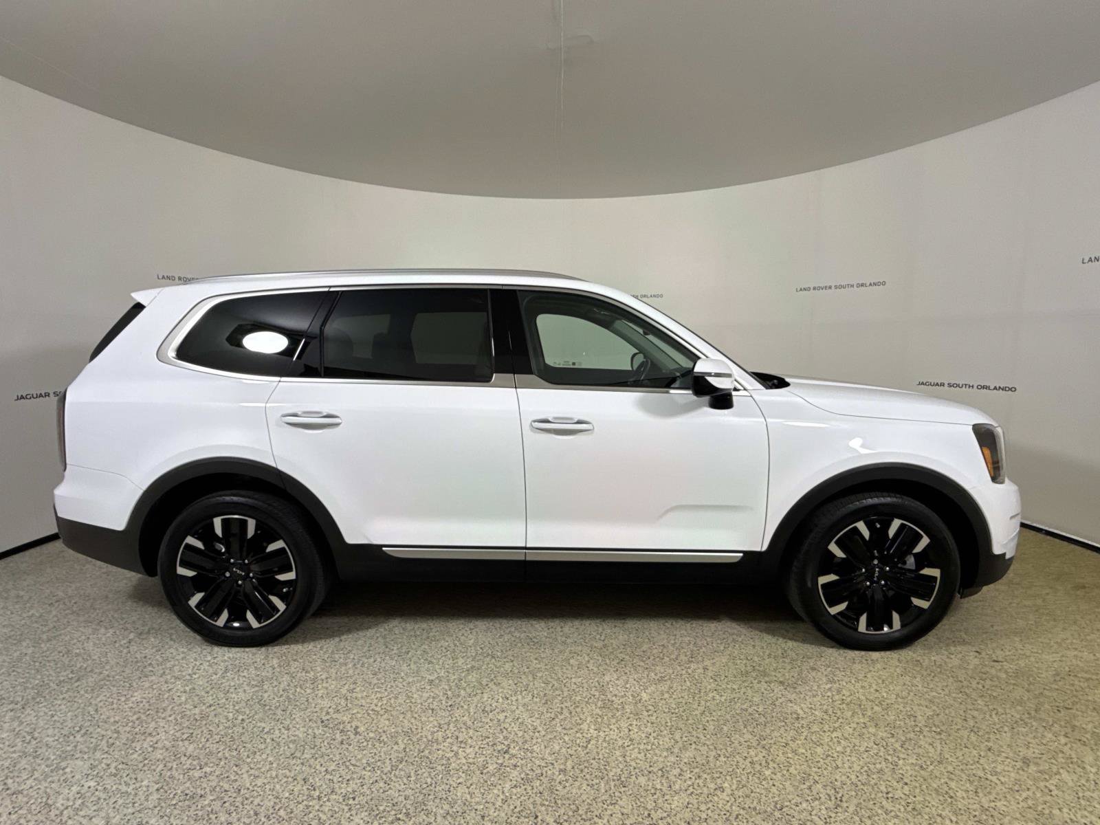 Used 2023 Kia Telluride SX AWD/4WD image 6