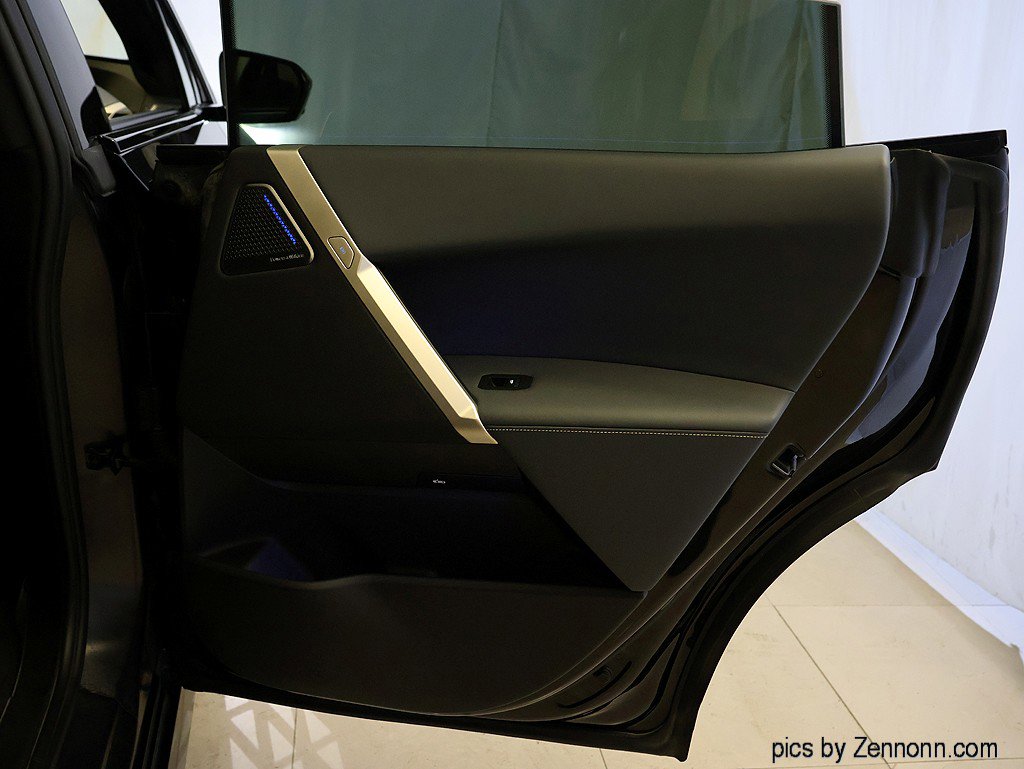 Used 2023 BMW iX M60 image 33