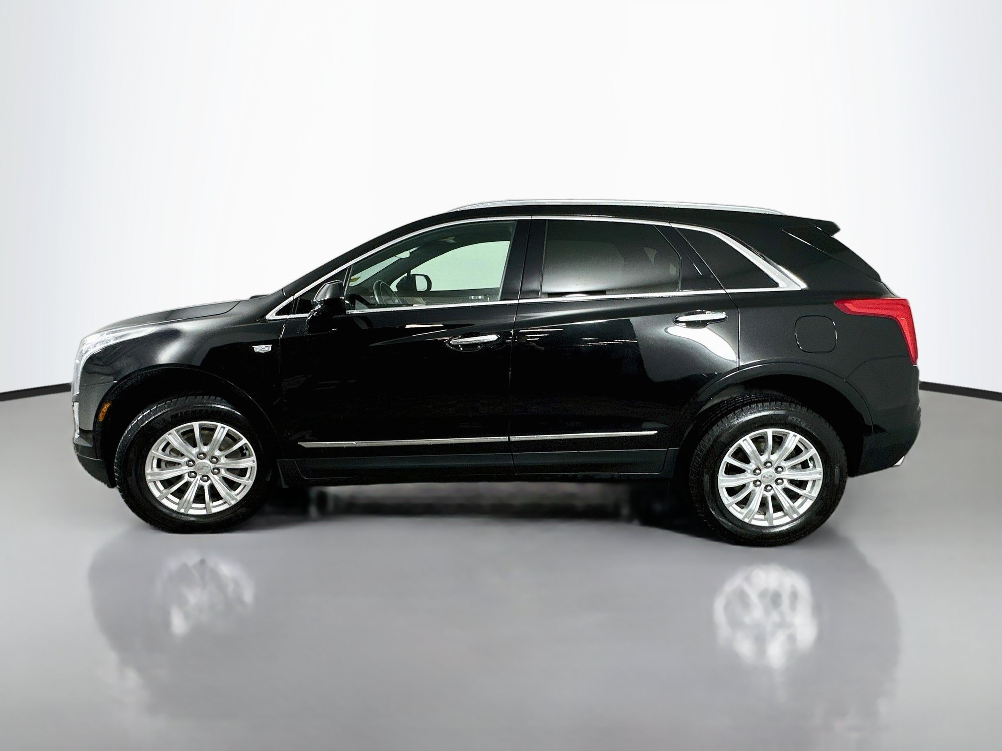 Used 2019 Cadillac XT5 FWD image 4