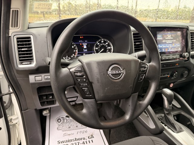 Used 2023 Nissan Frontier SV image 16