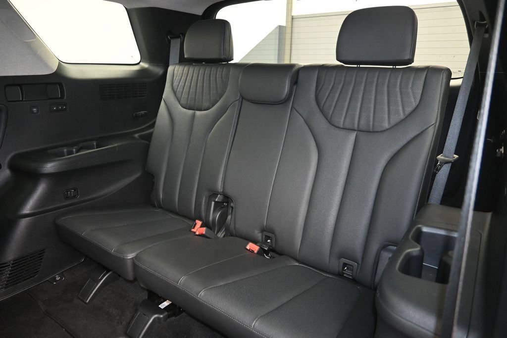 Used 2024 Hyundai Palisade Limited FWD image 24