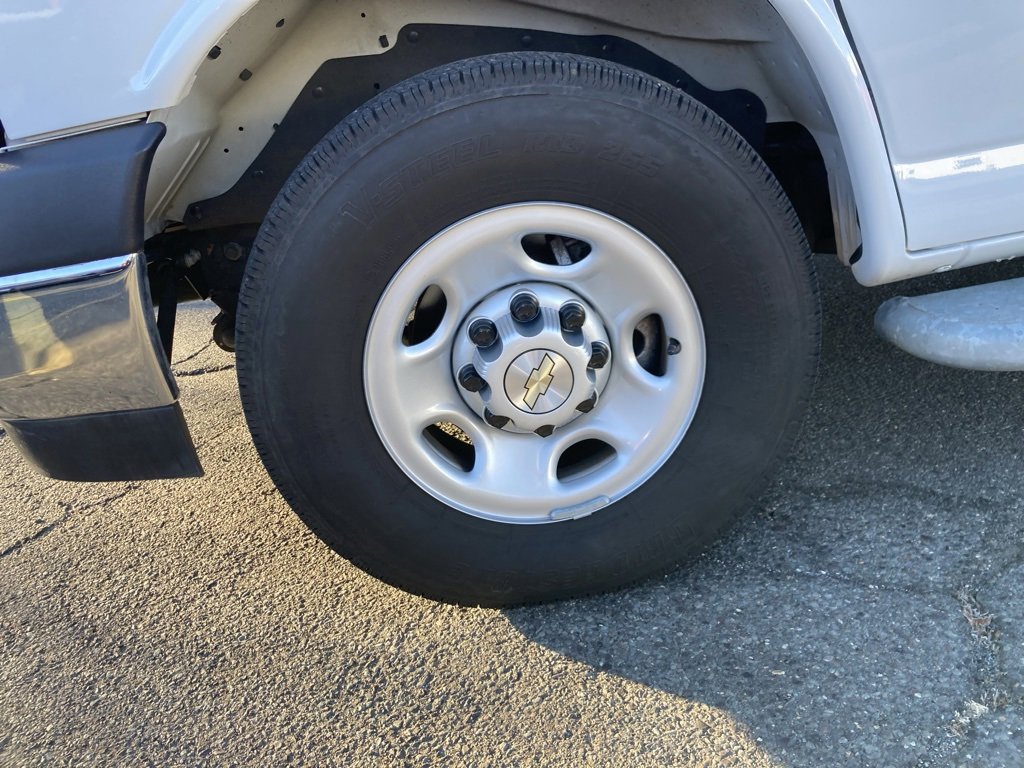 Used 2024 Chevrolet Express 2500 w/ Driver Convenience Package image 20