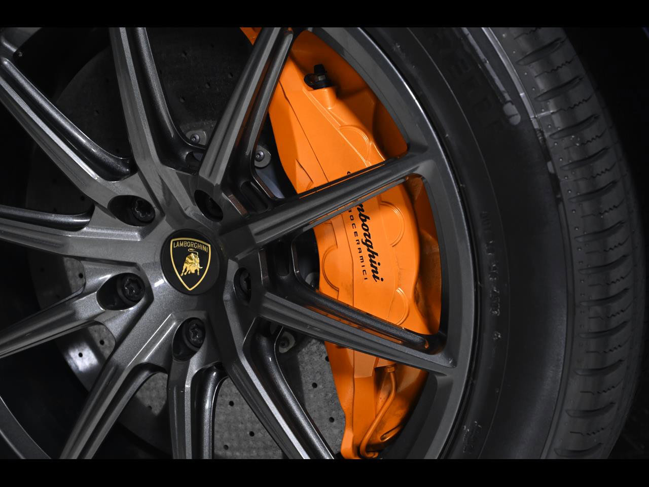 Used 2020 Lamborghini Urus AWD/4WD image 27