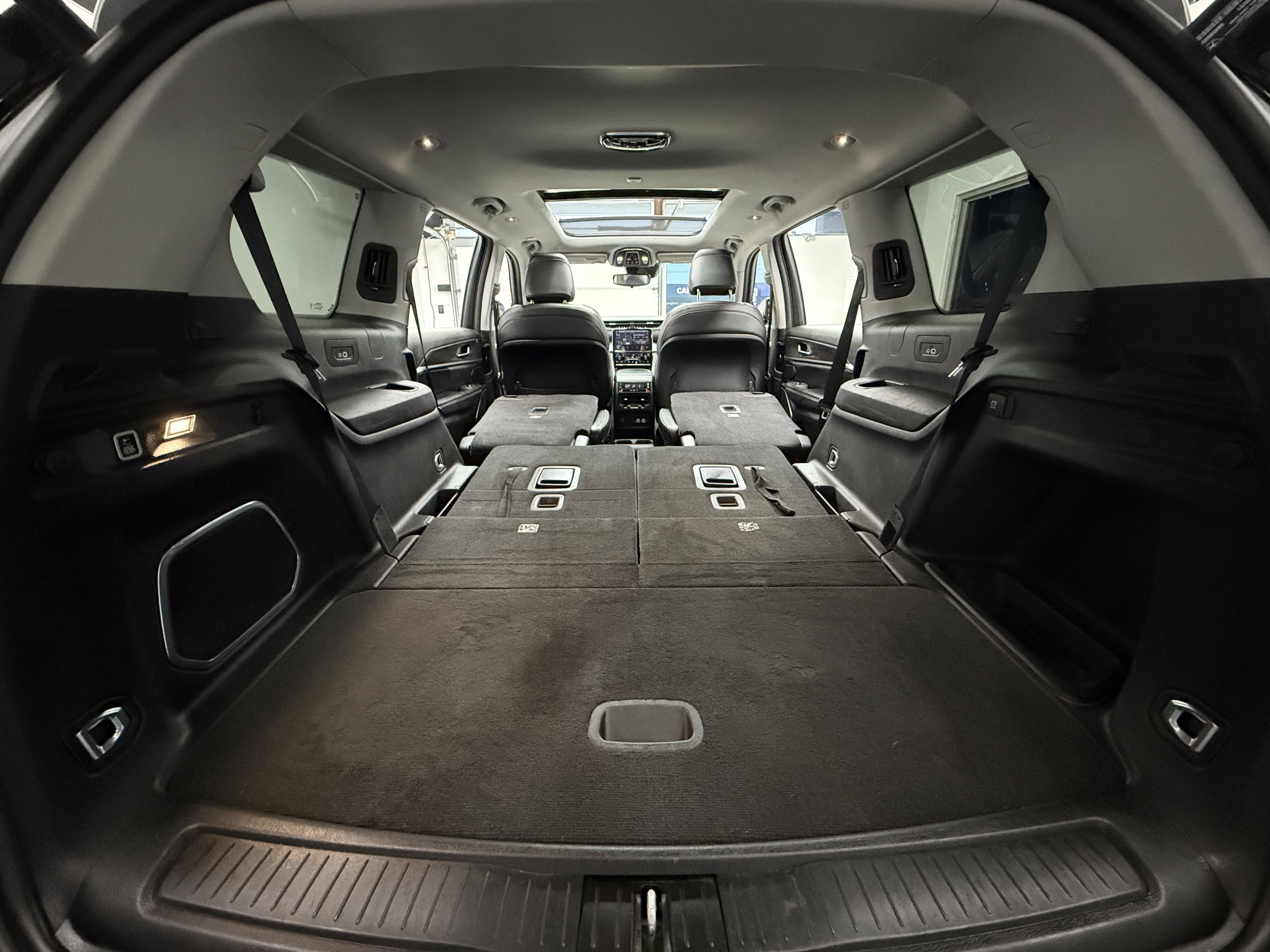 Used 2021 Jeep Grand Cherokee L Limited w/ Luxury Tech Group II image 32