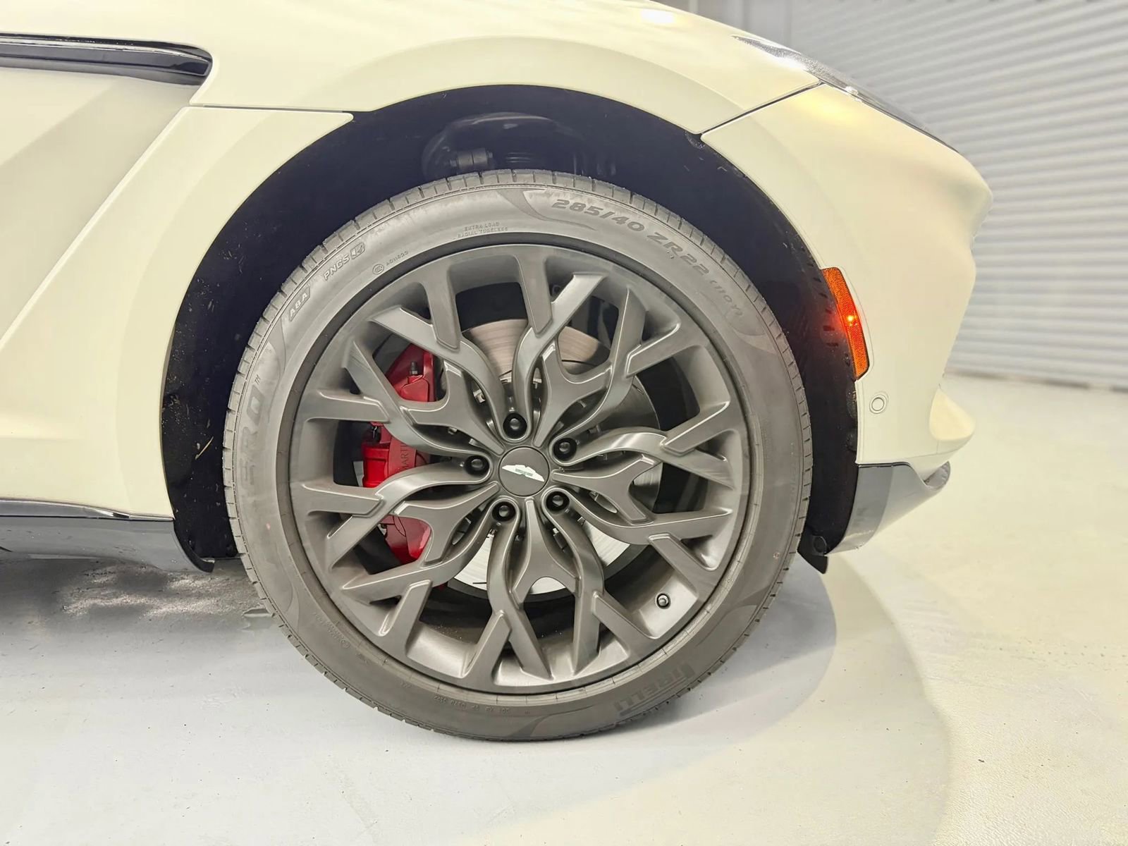 Used 2023 Aston Martin DBX image 23