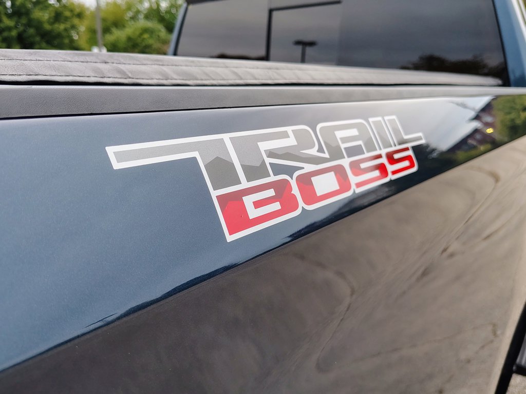 Certified 2021 Chevrolet Silverado 1500 LT Trail Boss w/ Convenience Package II AWD/4WD image 19