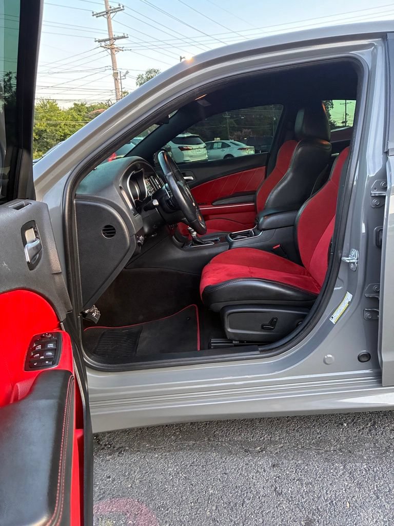 Used 2018 Dodge Charger R/T Scat Pack RWD image 30