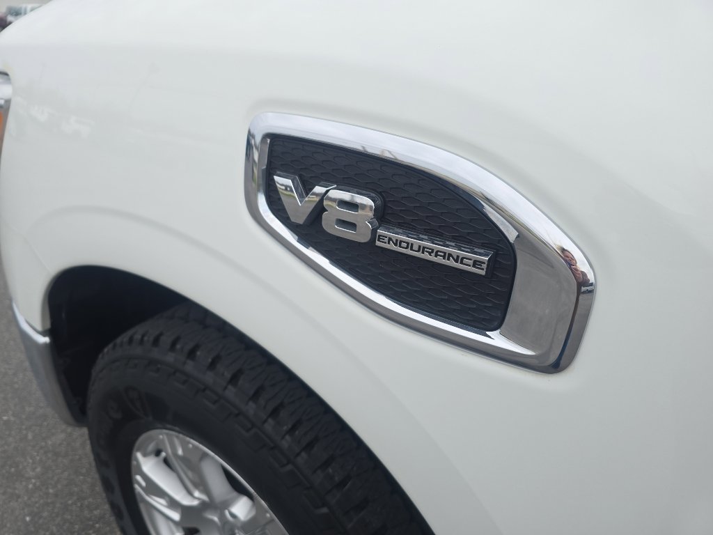 Used 2017 Nissan Titan SV image 11