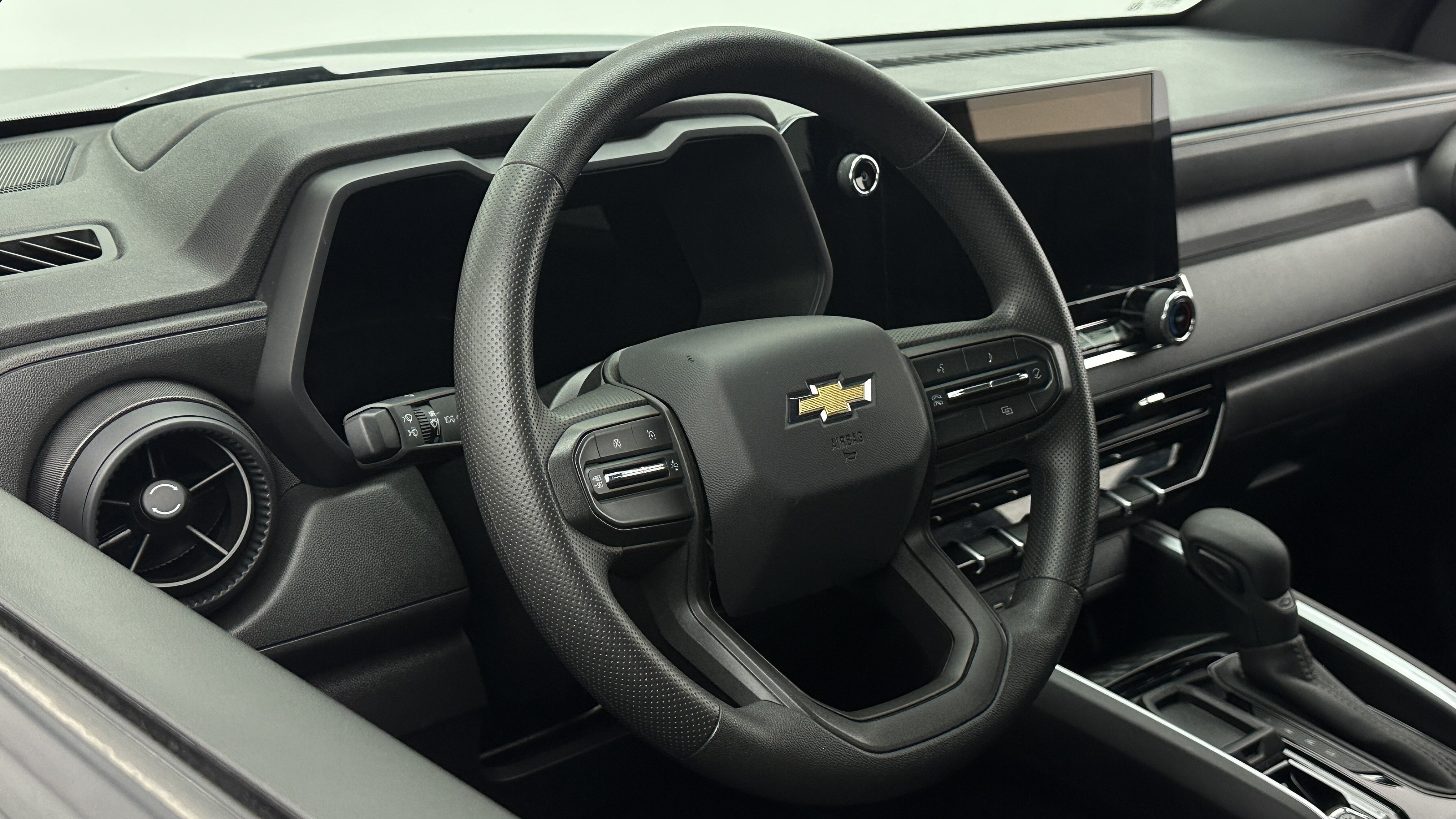 Used 2026 Chevrolet Colorado W/T RWD image 10