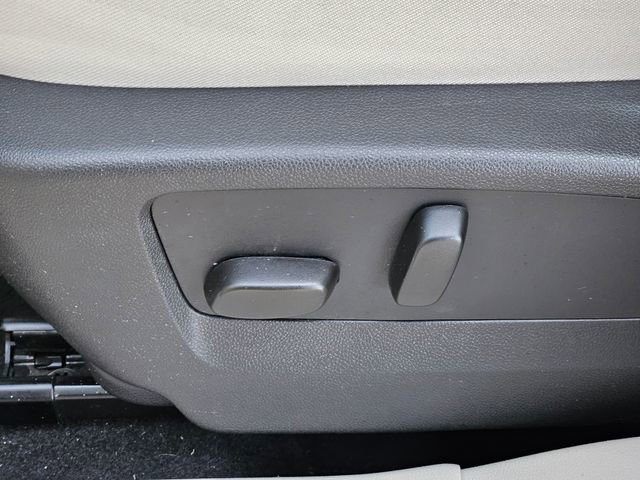 Used 2023 Buick Envision Avenir image 25