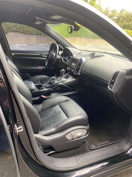 Used 2012 Porsche Cayenne AWD/4WD image 18