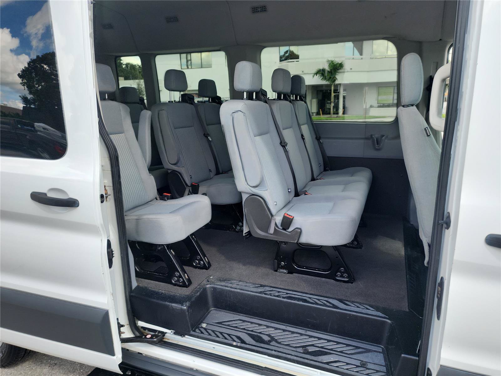 Used 2015 Ford Transit 350 XLT RWD image 17
