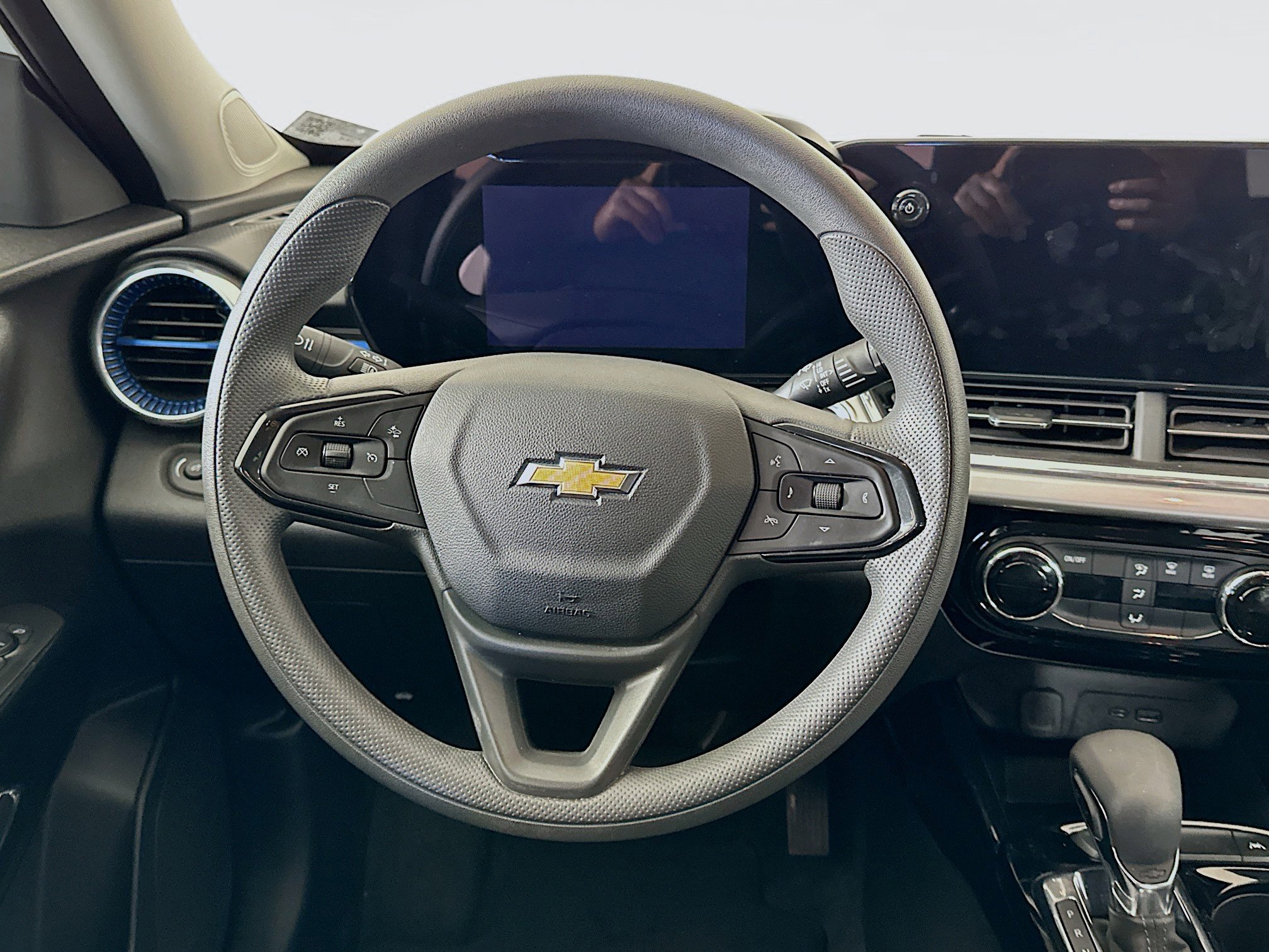 Used 2025 Chevrolet Trax LT image 17