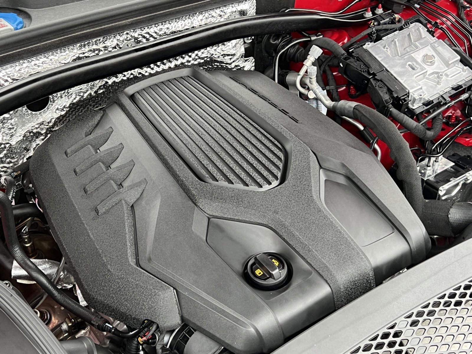 Certified 2025 Porsche Macan image 35