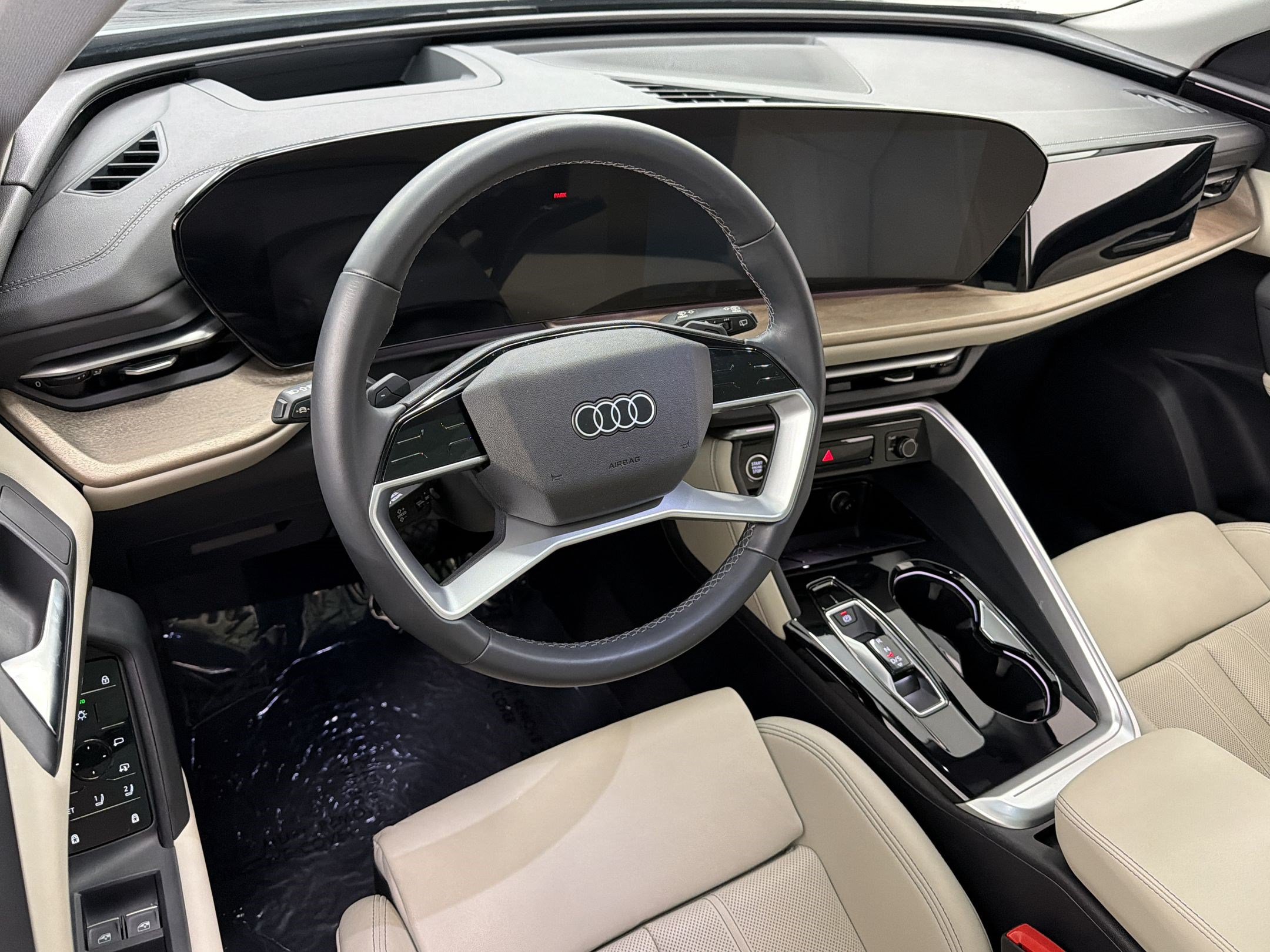 Used 2025 Audi Q5 Premium Plus w/ Premium Plus AWD/4WD image 4