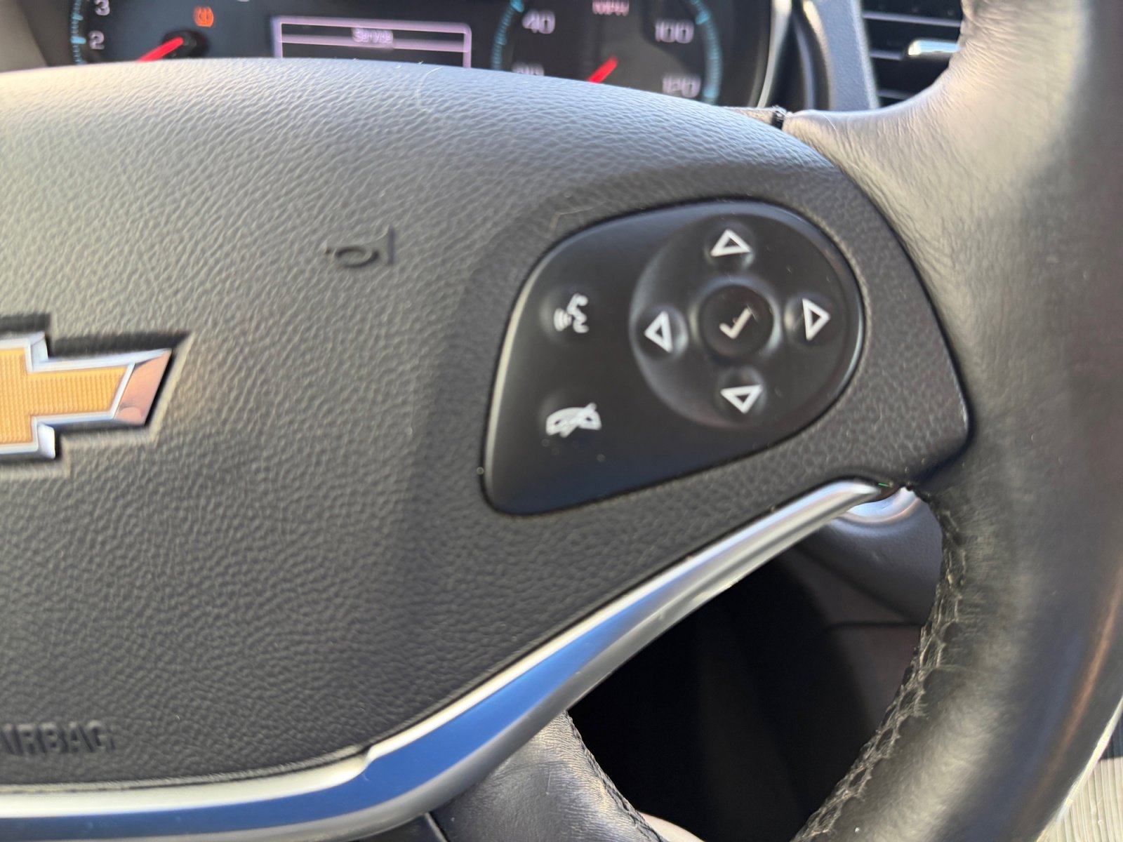 Used 2018 Chevrolet Impala LT FWD image 18