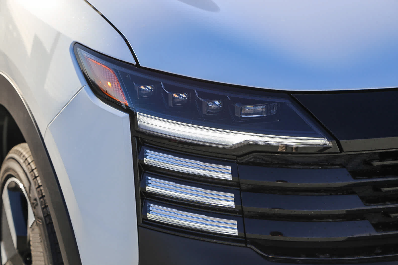 New 2025 Nissan Kicks SR FWD image 4