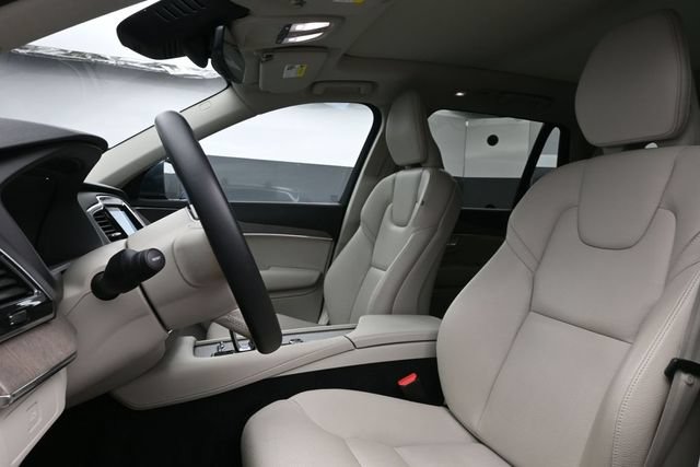 Used 2023 Volvo XC90 B6 Plus w/ Protection Package AWD/4WD image 10