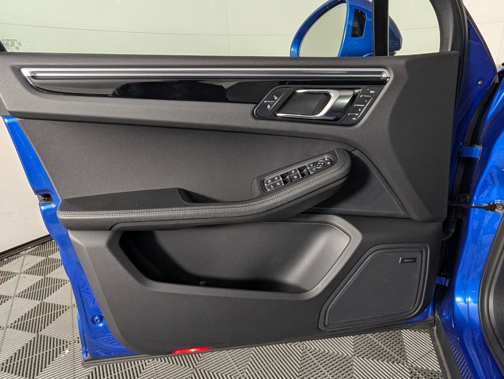Used 2018 Porsche Macan image 26