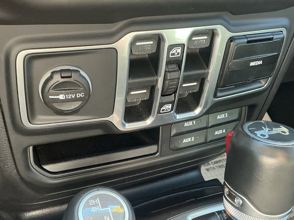 Used 2018 Jeep Wrangler Unlimited Sahara image 44