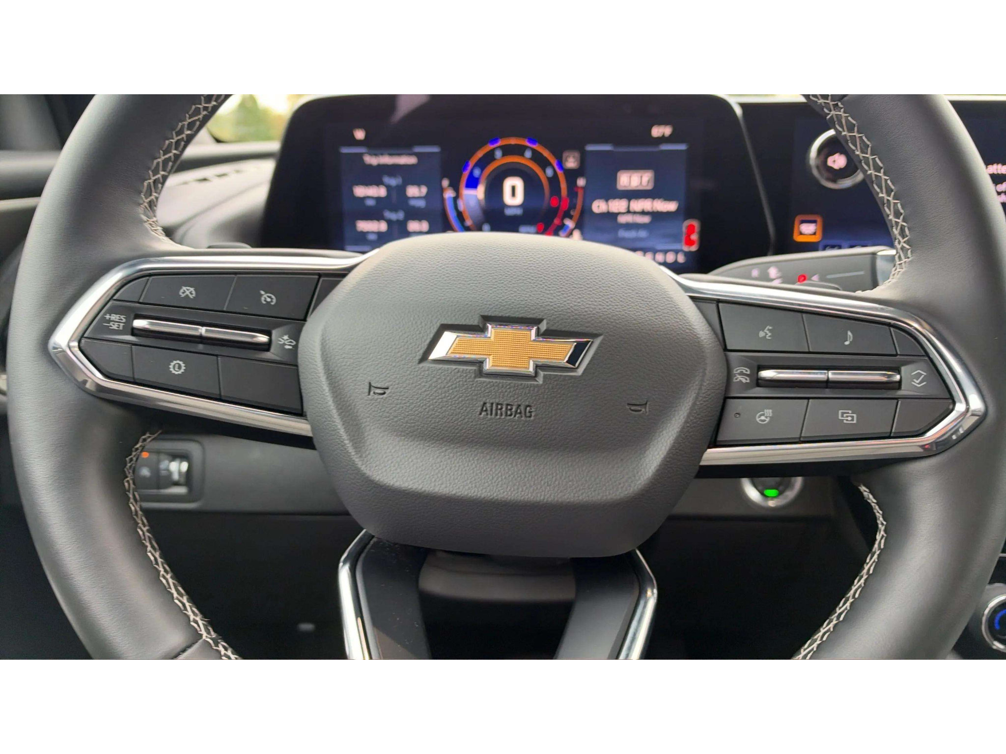 Used 2026 Chevrolet Traverse LT w/ Driver Confidence Package AWD/4WD image 16