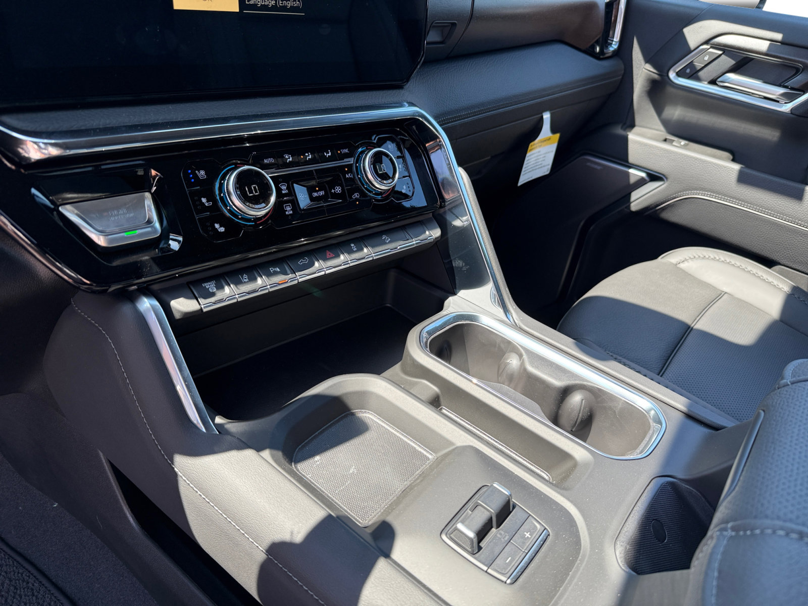 New 2025 GMC Sierra 2500 Denali w/ Denali Reserve Package image 13