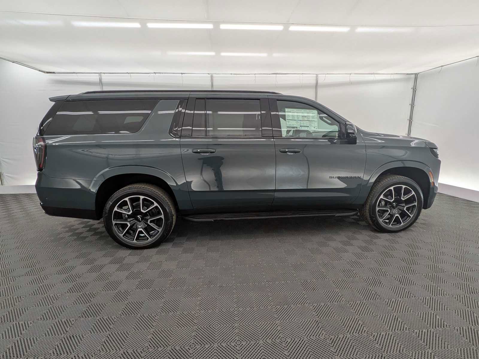 New 2026 Chevrolet Suburban RST image 7