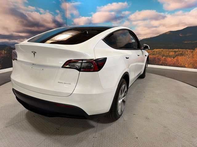 Used 2023 Tesla Model Y Long Range AWD/4WD image 11