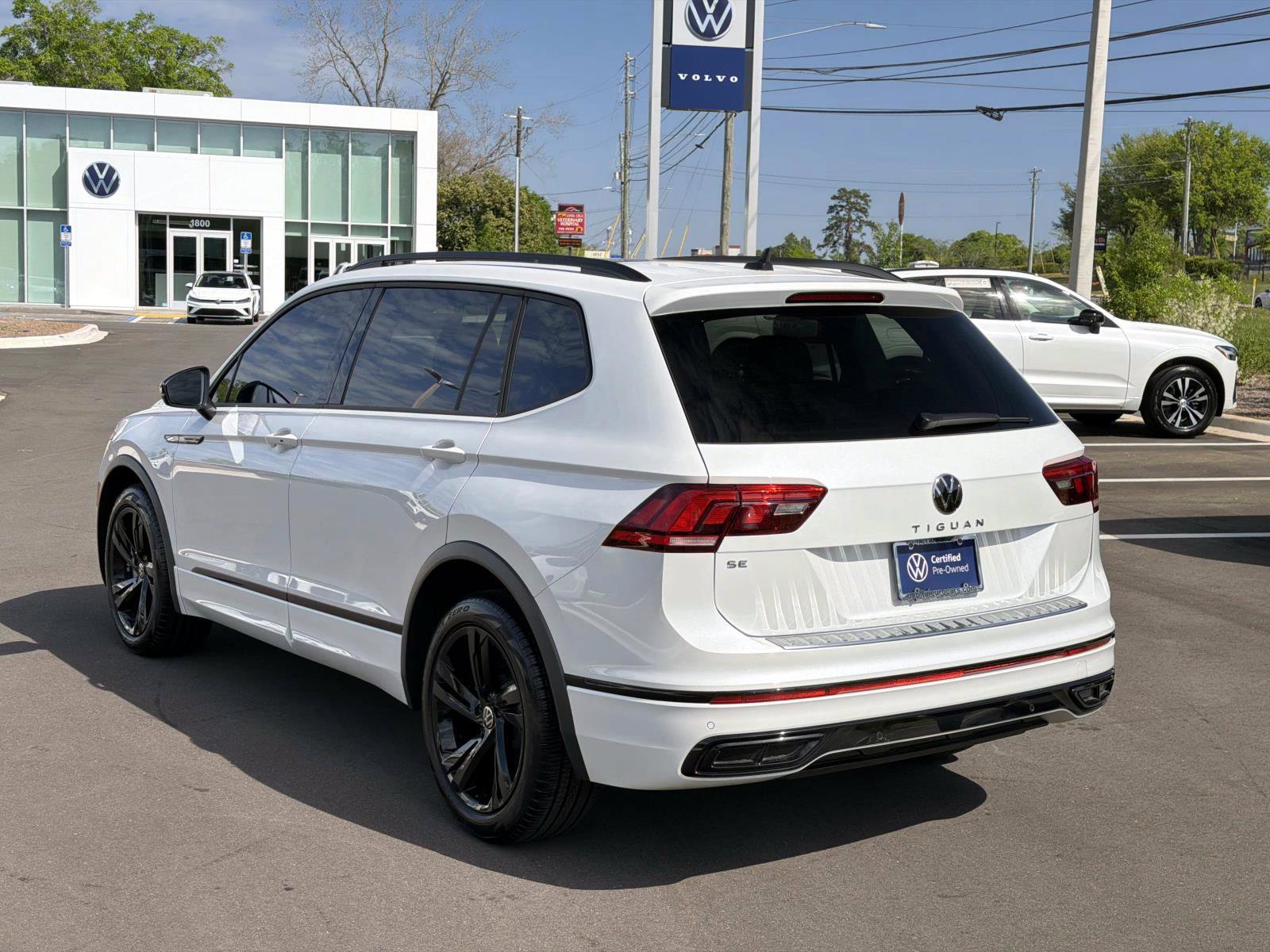 Used 2024 Volkswagen Tiguan SE R-Line image 7