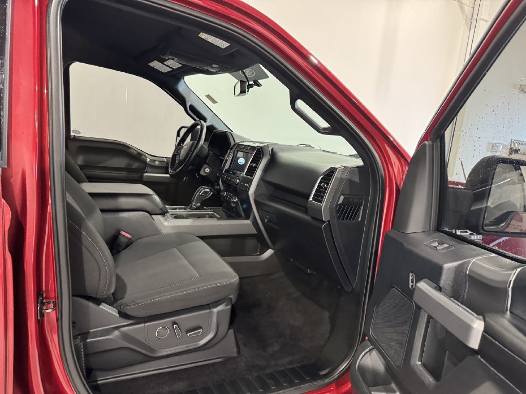 Used 2017 Ford F150 XLT w/ Equipment Group 302A Luxury AWD/4WD image 23