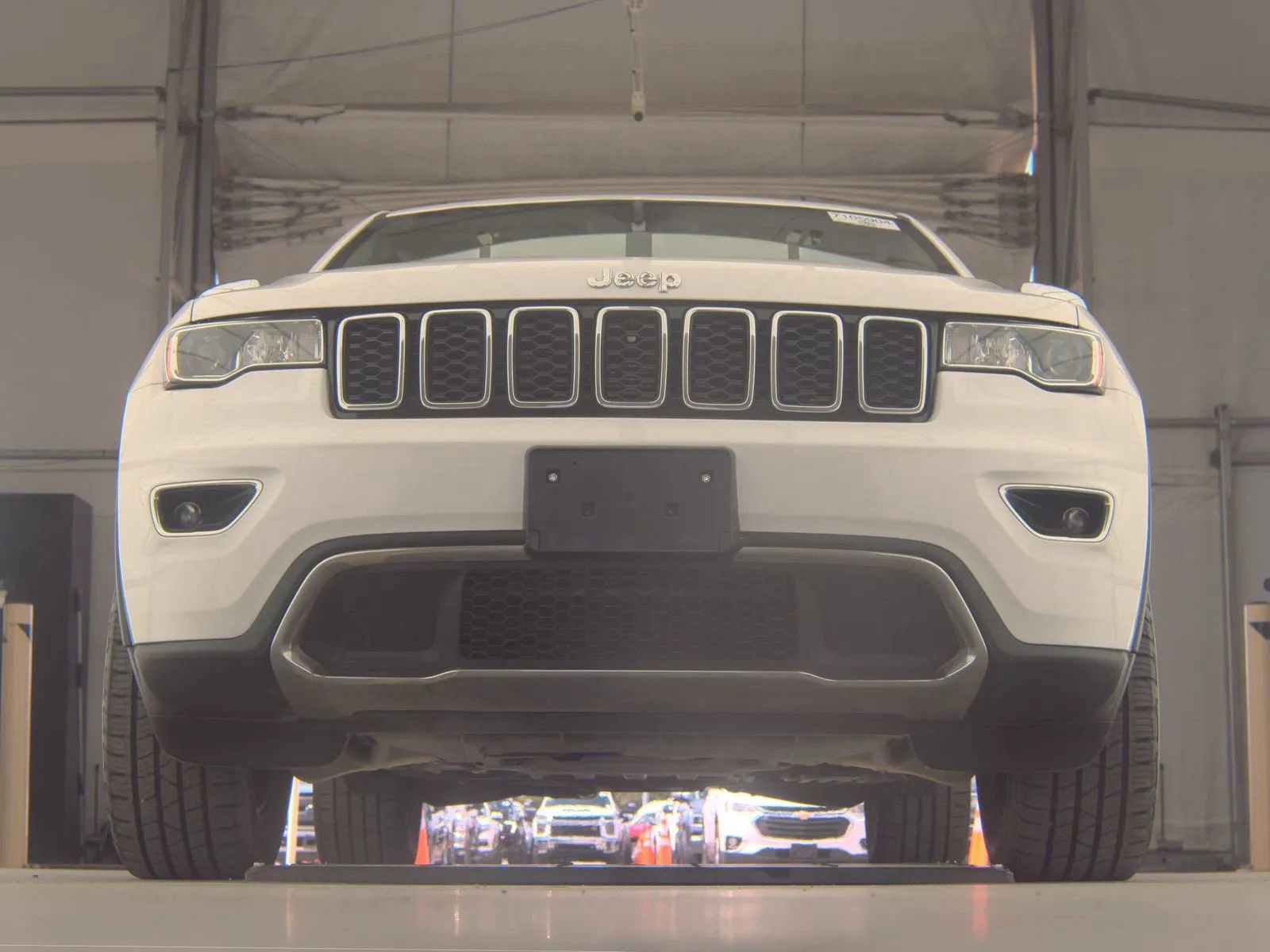 Used 2017 Jeep Grand Cherokee Limited image 3