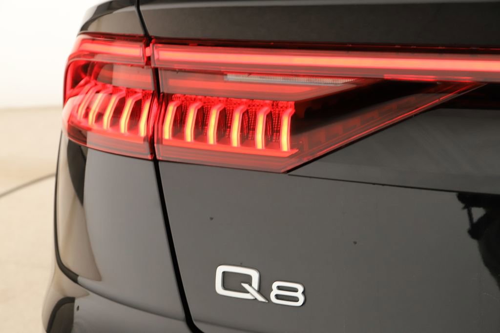 Used 2023 Audi Q8 Prestige w/ Prestige Package image 35