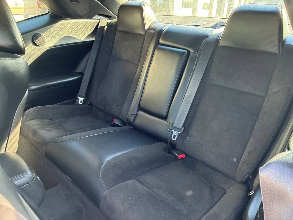 Used 2015 Dodge Challenger R/T Scat Pack w/ Leather Interior Group RWD image 16