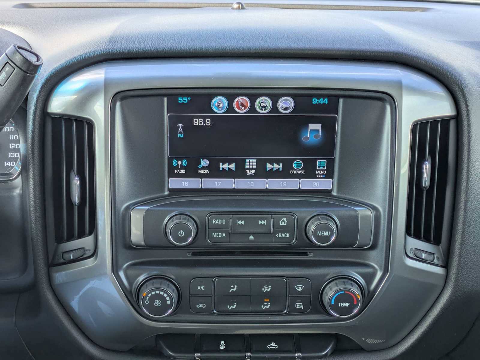 Used 2019 Chevrolet Silverado 1500 LT AWD/4WD image 28