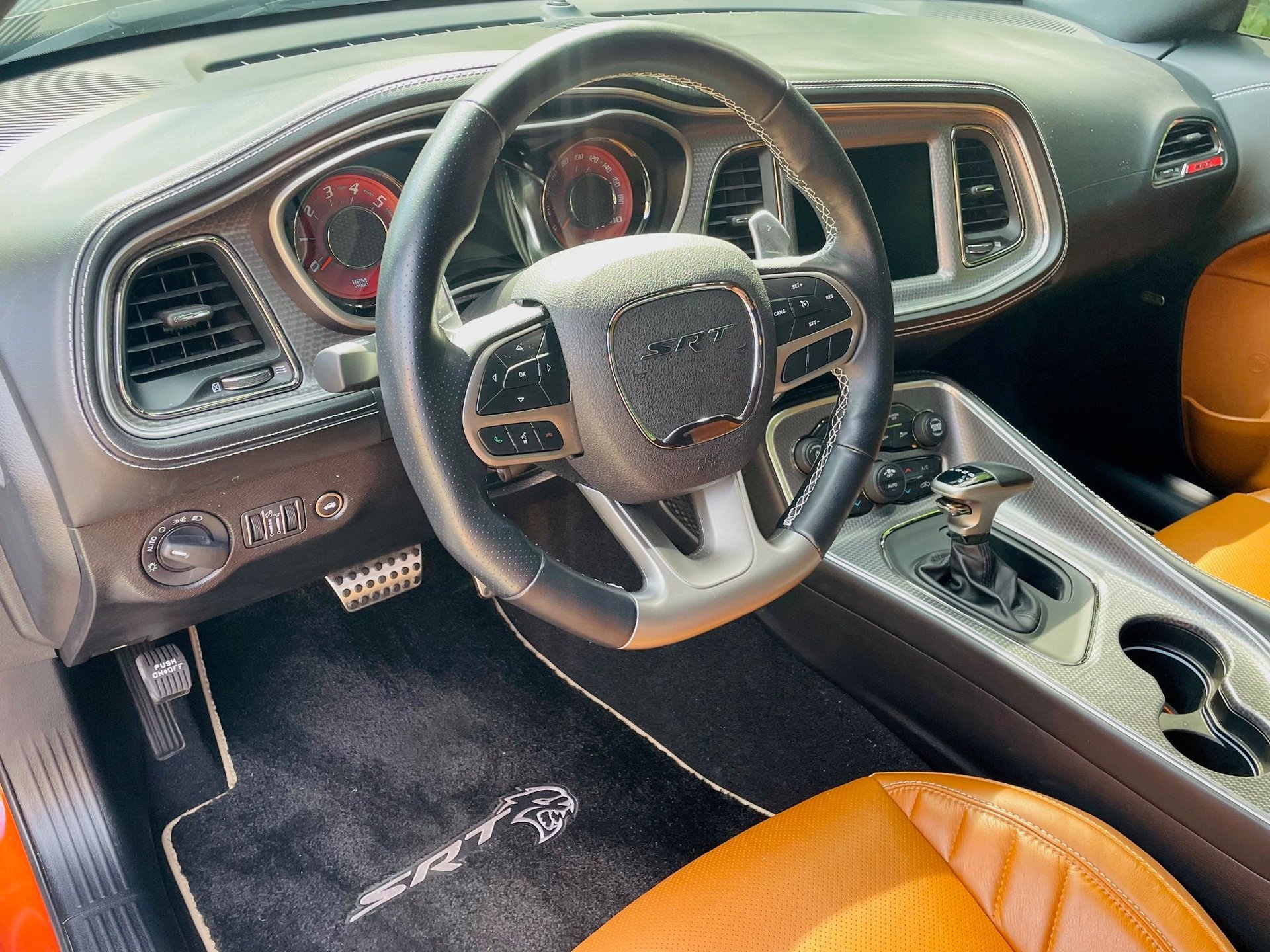 Used 2022 Dodge Challenger SRT Hellcat w/ Plus Package RWD image 35