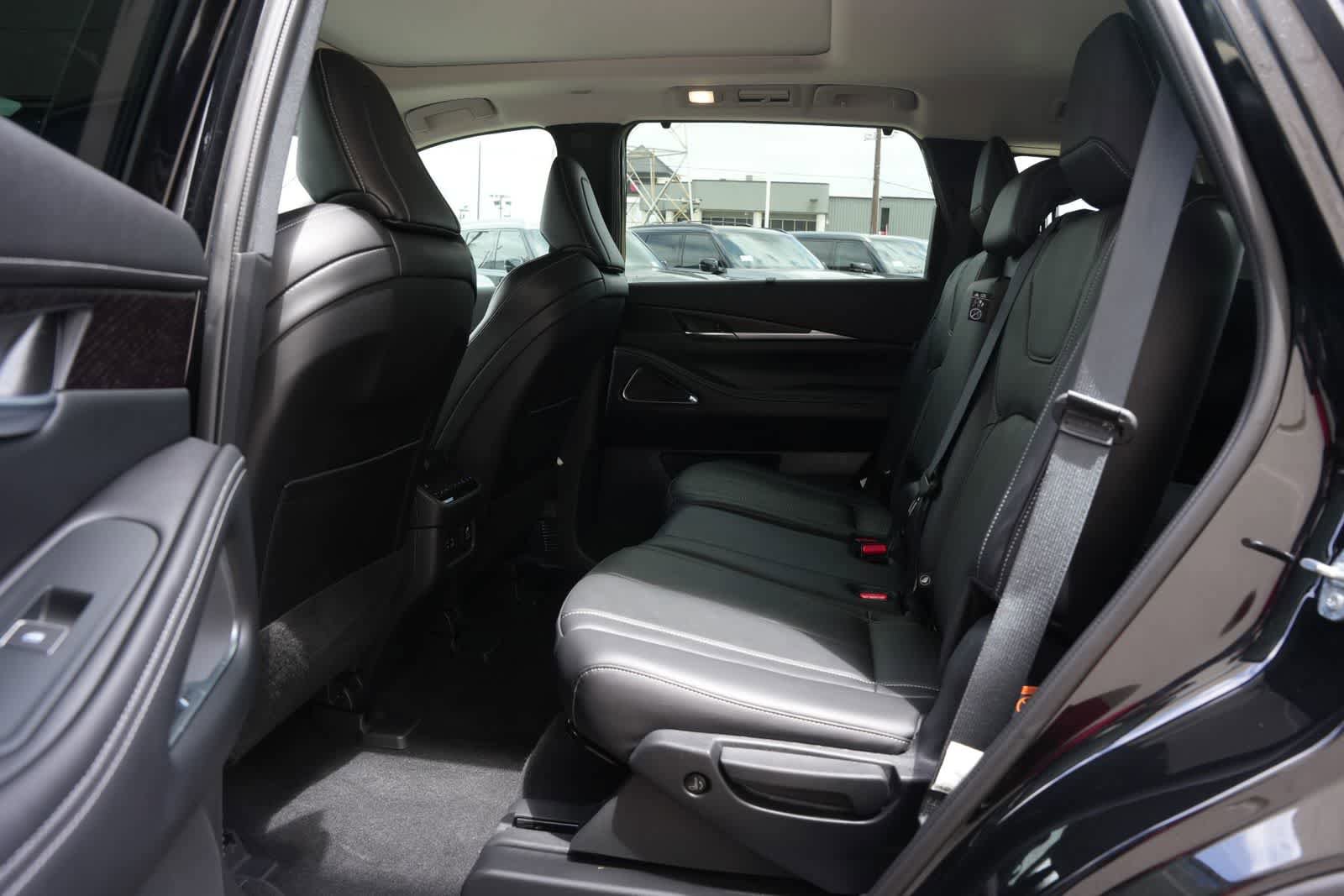 Certified 2025 INFINITI QX60 Sensory image 19