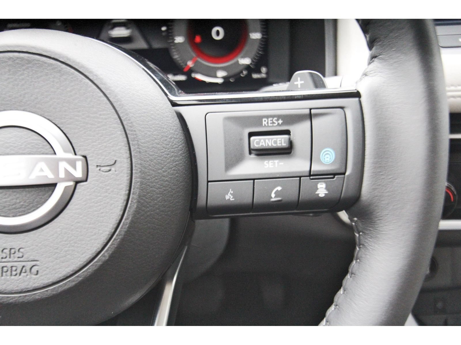 Used 2024 Nissan Rogue SL FWD image 16