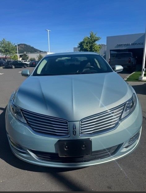 Used 2014 Lincoln MKZ Hybrid w/ Equipment Group 202A Reserve image 2