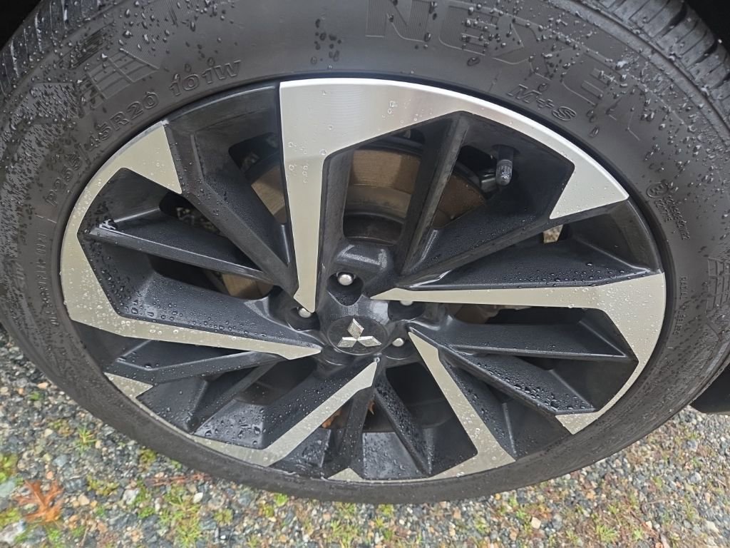 Used 2023 Mitsubishi Outlander SE image 14