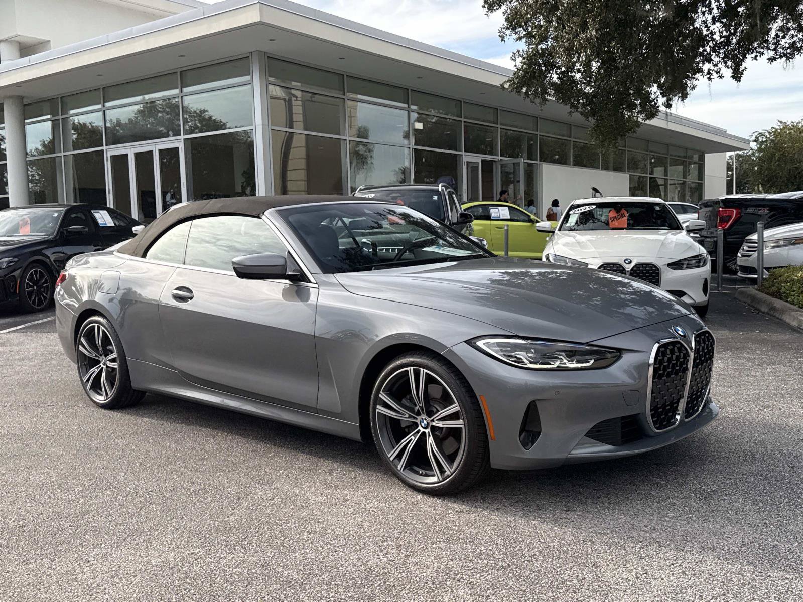 Used 2023 BMW 430i xDrive Convertible w/ Convenience Package AWD/4WD image 2