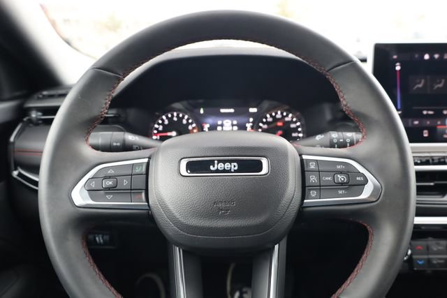 Used 2024 Jeep Compass Trailhawk image 14