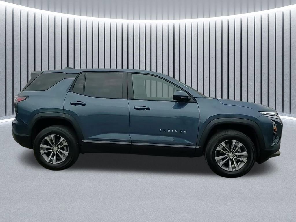 Used 2026 Chevrolet Equinox LT image 3