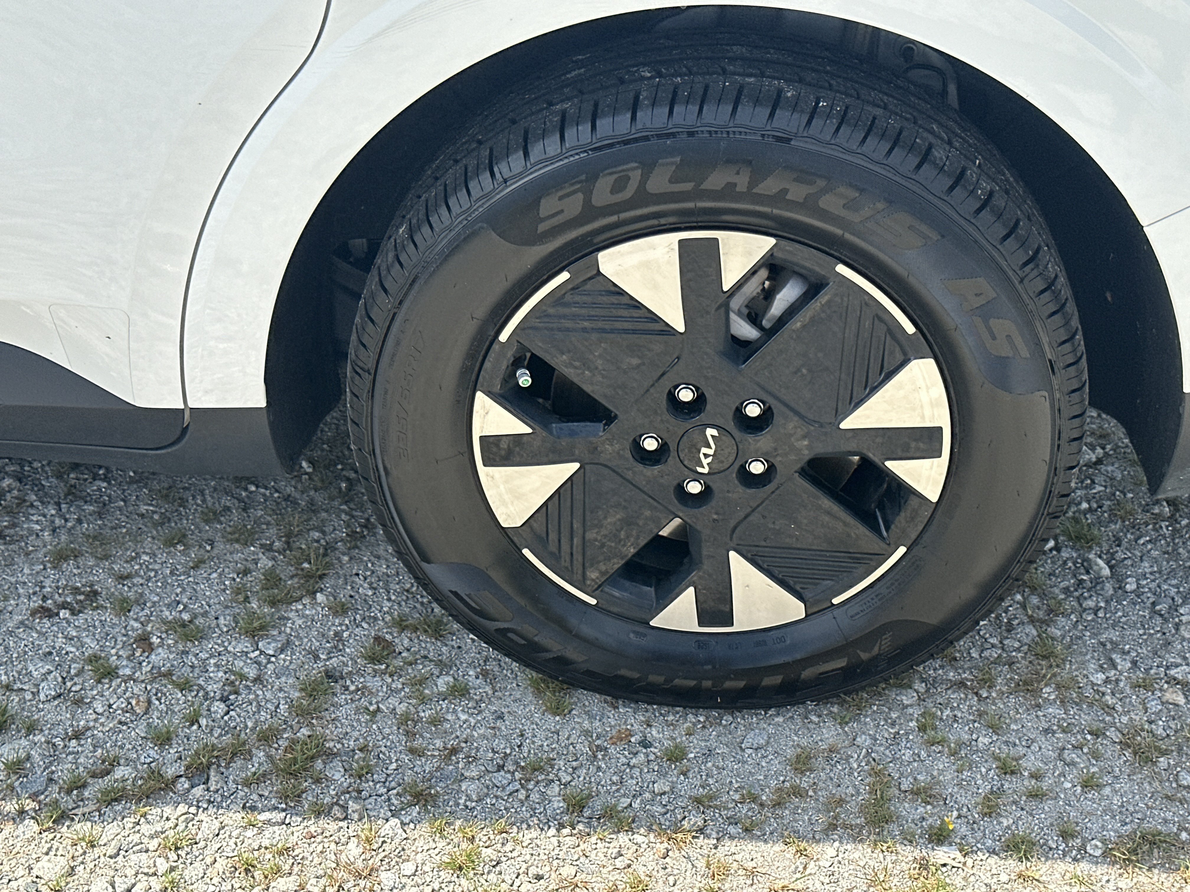 Used 2026 Kia Carnival LXS FWD image 18