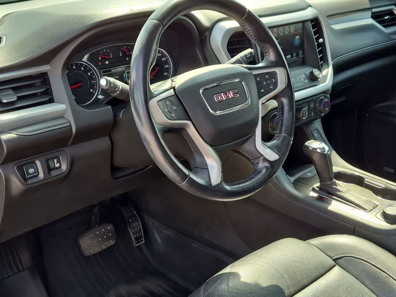 Used 2017 GMC Acadia SLT AWD/4WD image 2