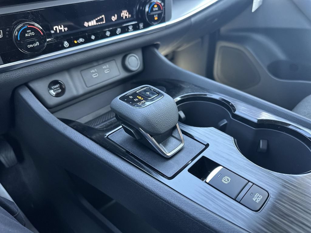 Used 2026 Nissan Rogue SV w/ Cold Weather Package AWD/4WD image 19