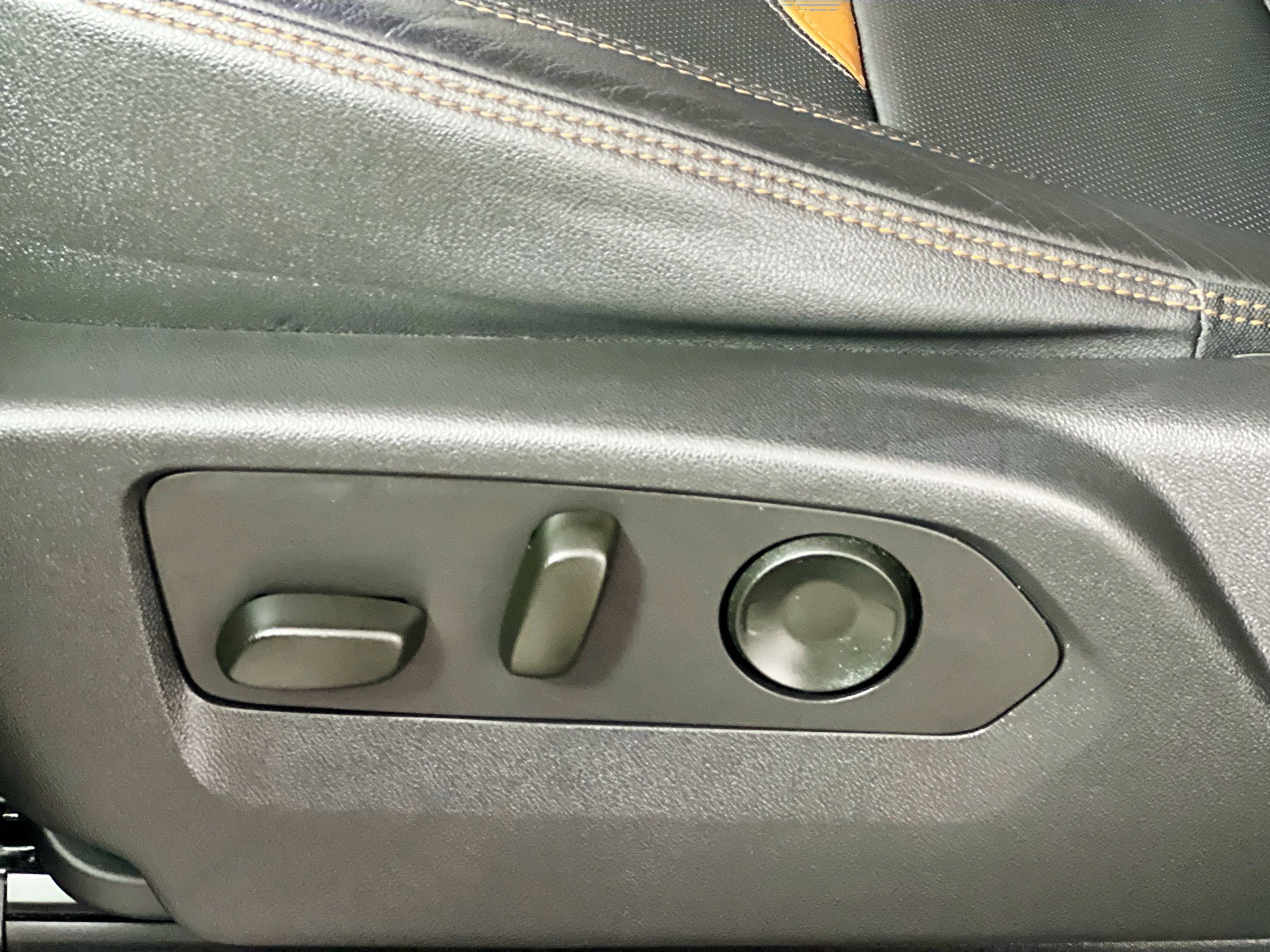 Used 2023 GMC Sierra 1500 AT4 w/ Technology Package image 15