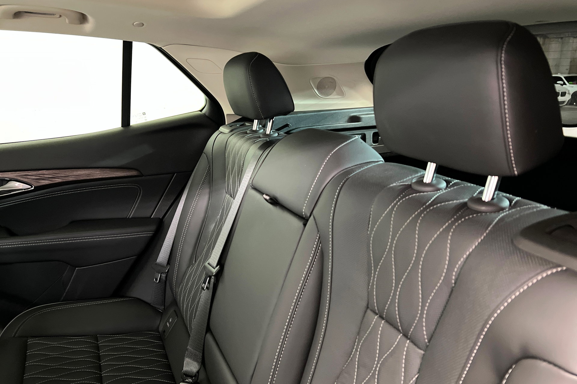 Used 2023 Buick Envision Avenir image 21