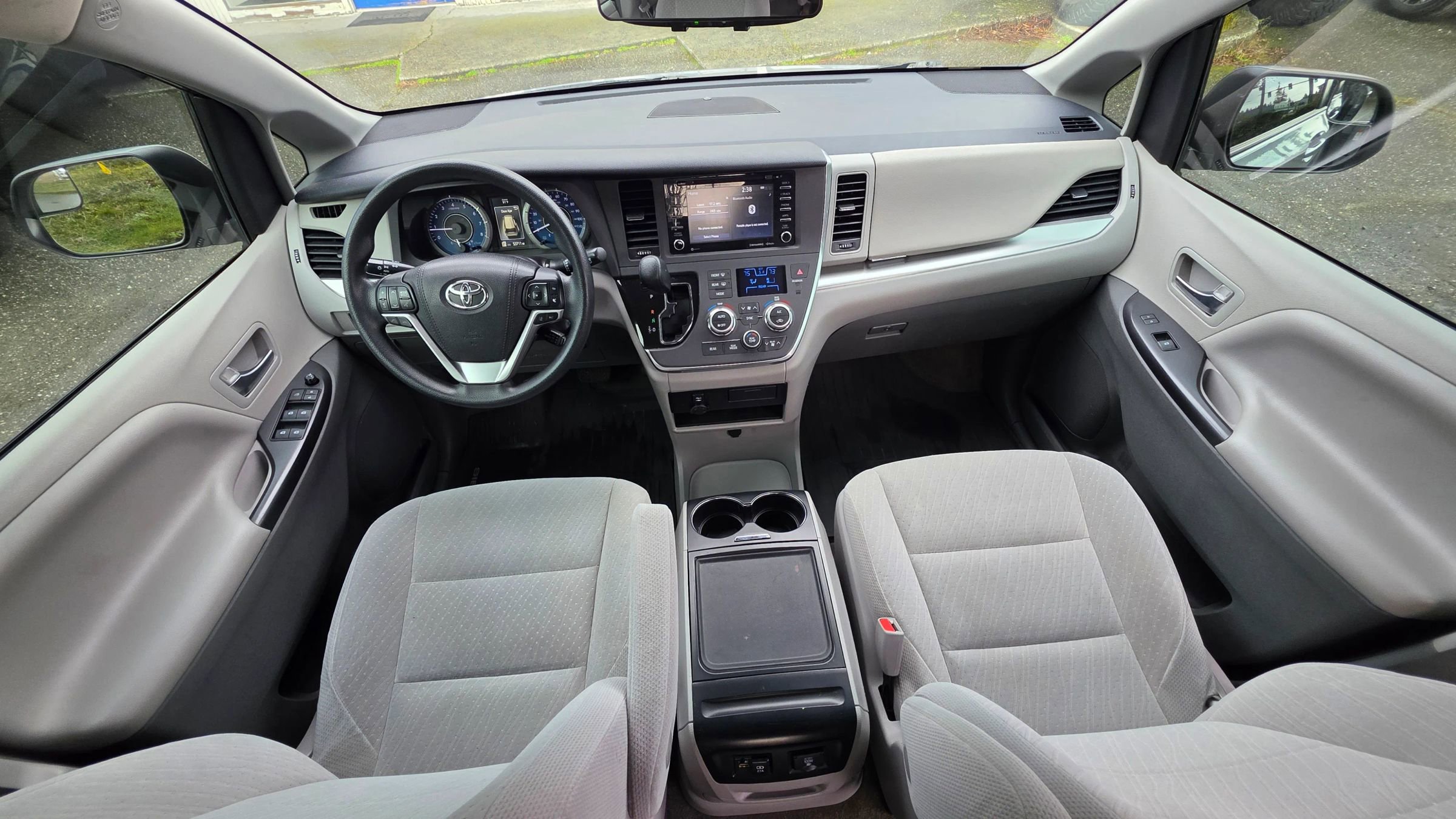 Used 2018 Toyota Sienna LE FWD image 14